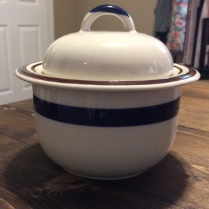 Permastone creamer dish